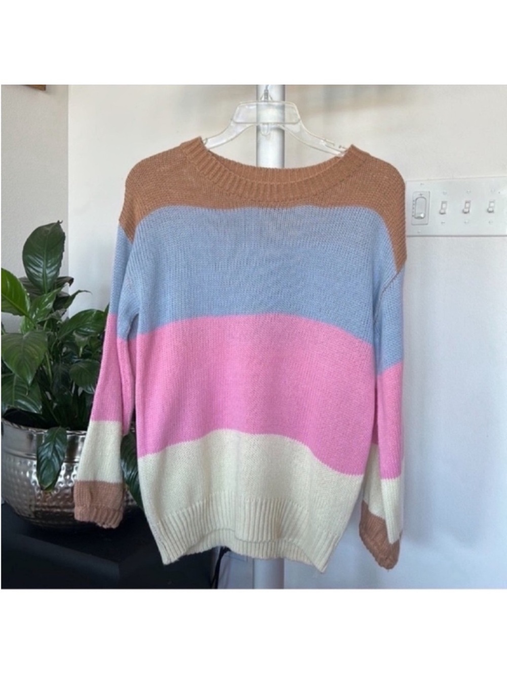 Promesa Striped Knit Pullover Sweater Sz M crewneck pink cream lilac Tan